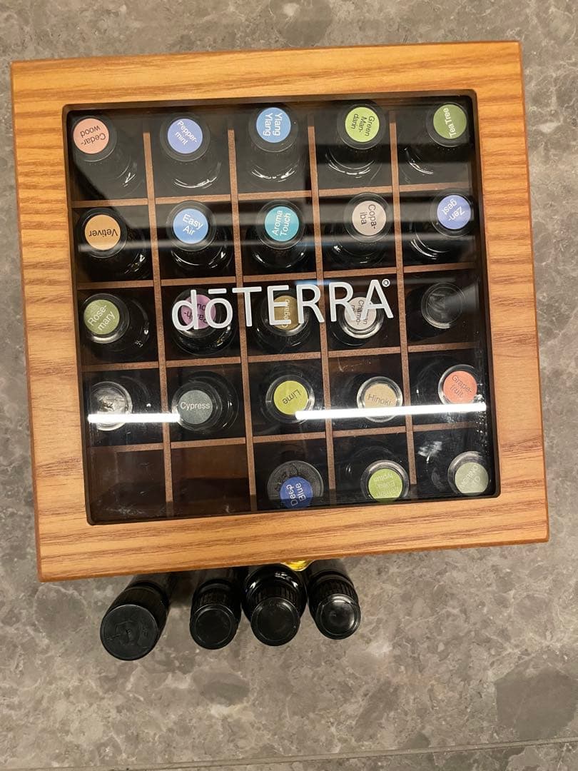 doTERRA エッセンシャルオイル 24本収納ボックス オイル付き