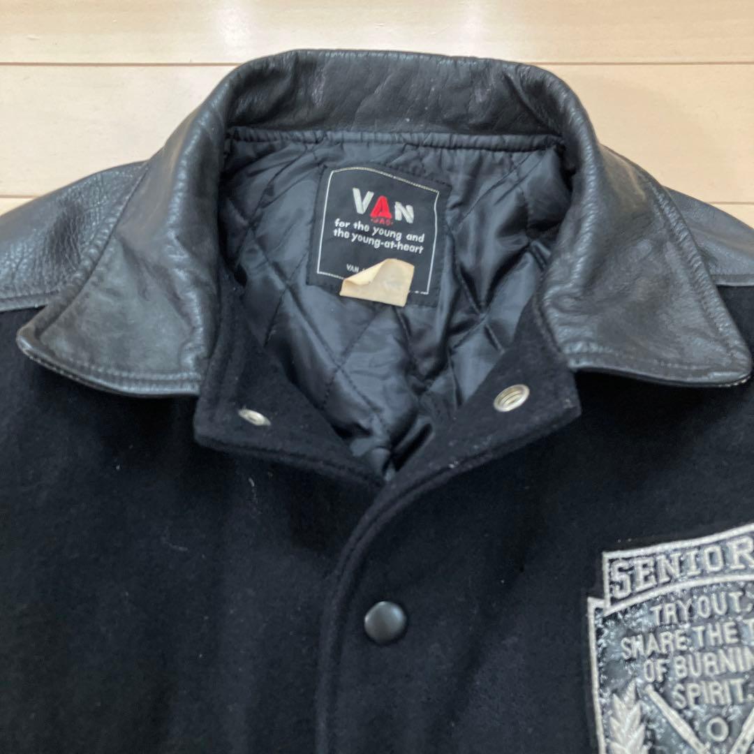 10.31 VAN JAC ヴァンヂャケット スタジャン ブラックBig One - メルカリ