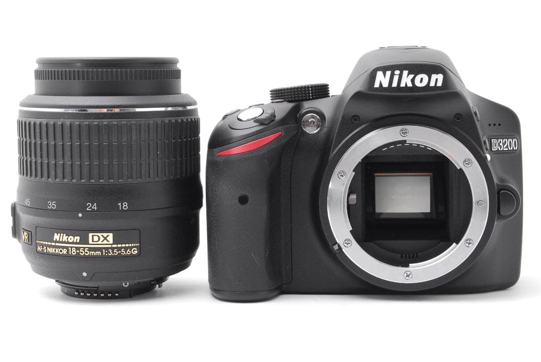 ショット数8枚 ほぼ新品】Nikon D3200 スマホ転送 箱・付属品付き