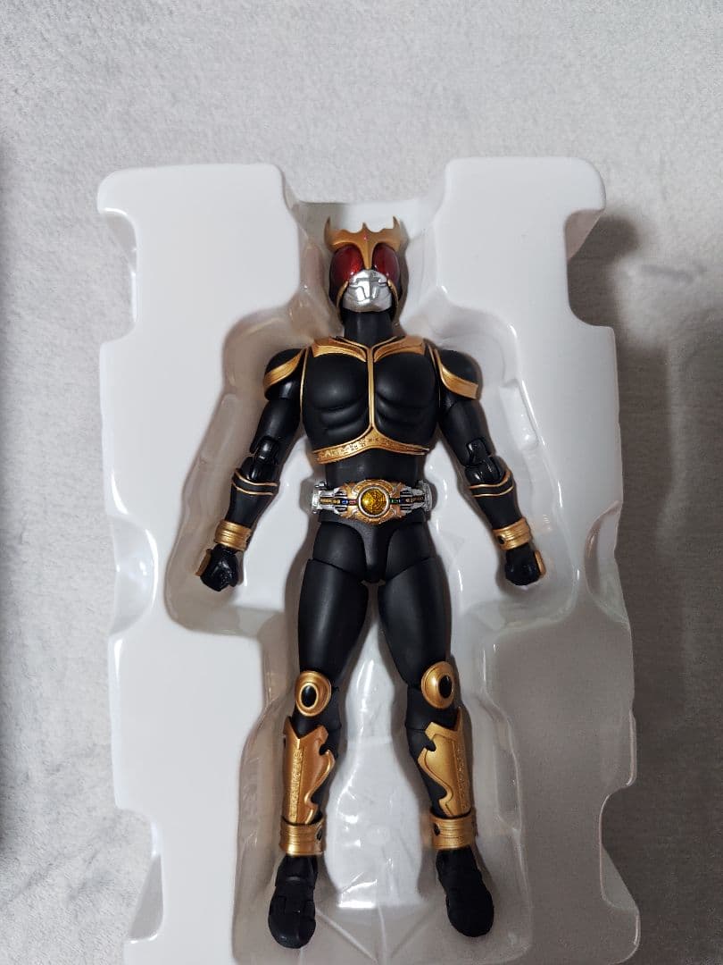 S.H.Figuarts　真骨彫製法　仮面ライダークウガ　アメイジングマイティ