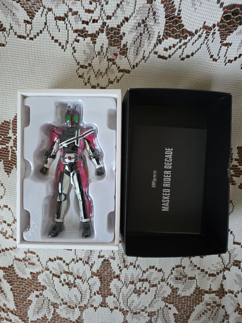 S.H.Figuarts 真骨彫製法 仮面ライダーディケイド（初期版）