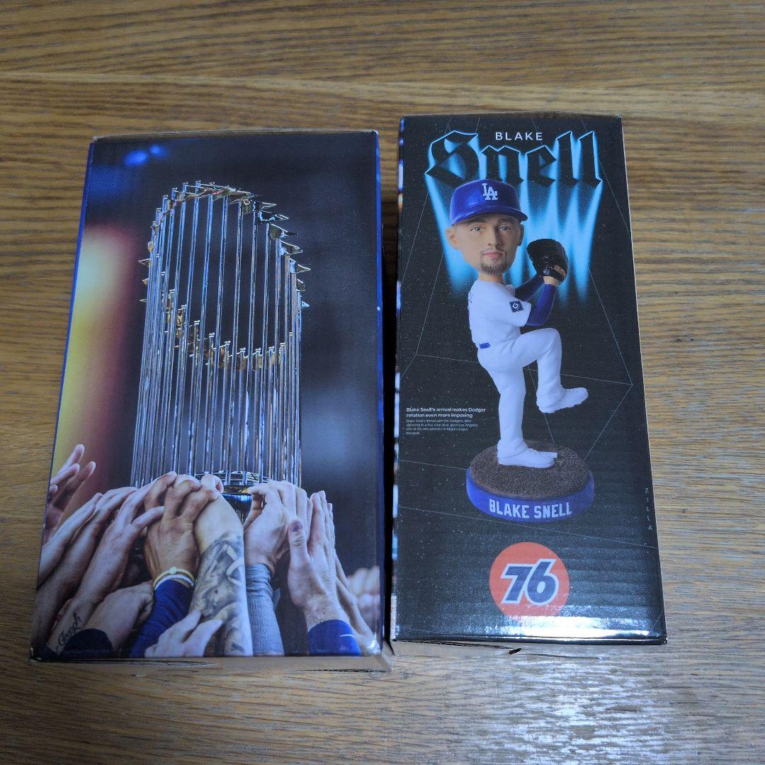 2024 ロサンゼルス・ドジャース トロフィー&スネルフィギュア - メルカリ