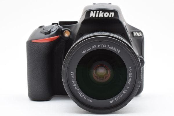 【美品】ニコン Nikon D5600 レンズキット 《ショット数2416回》