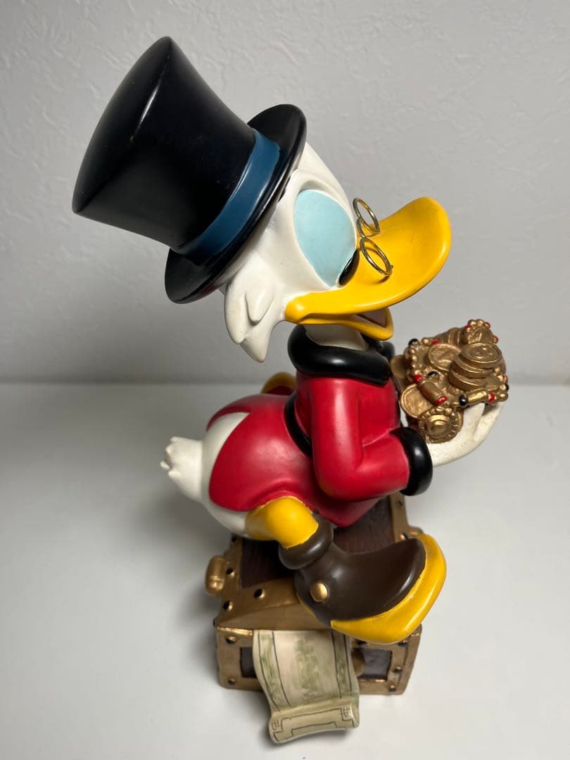 ディズニー スクルージ 置物 宝箱 - メルカリ
