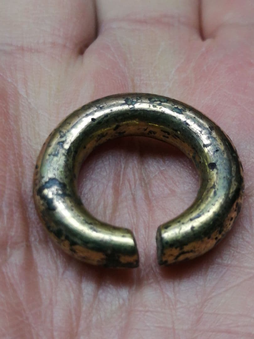 ★古墳期『金環』出土品。11.0g 　古代金 　 表面の鍍金がかなり残っています