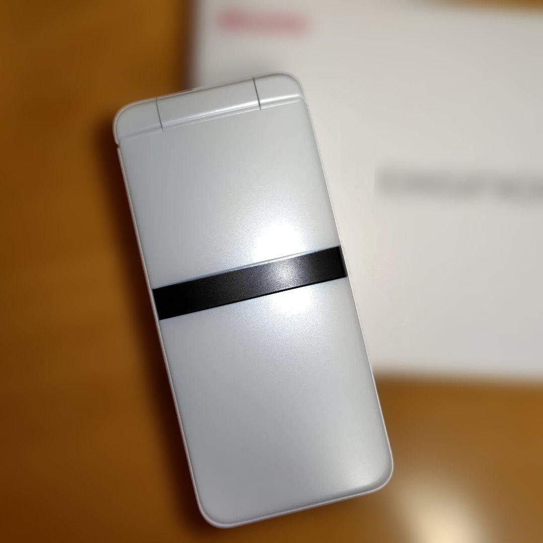 docomo DIGNOケータイ KY-42C ホワイト 箱あり - メルカリ