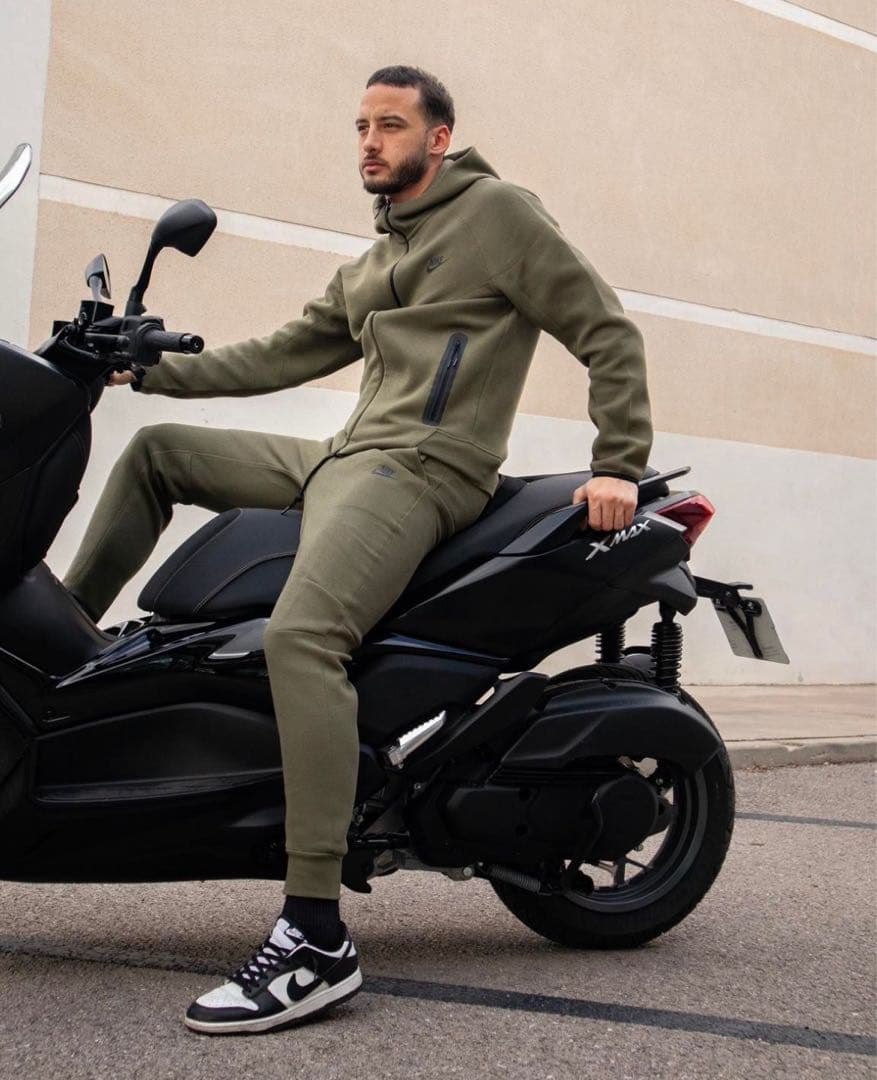 メンズS カーキ テックフリース セットアップ オリーブ ナイキ モス