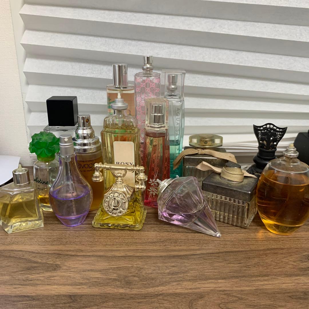 PE005:ブランドレディース香水 まとめ売り - メルカリ