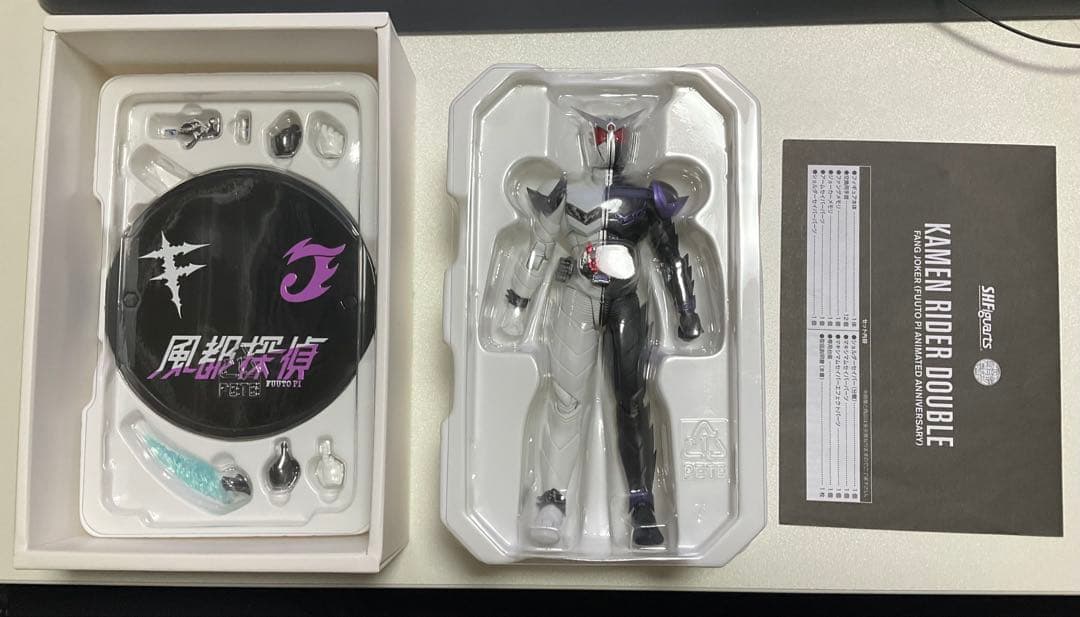 【中古】S.H.Figuarts（真骨彫製法）仮面ライダーW ファングジョーカー