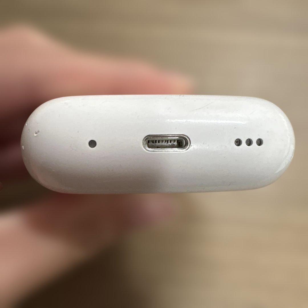 AirPods 充電ケース ホワイト 中身なし - メルカリ