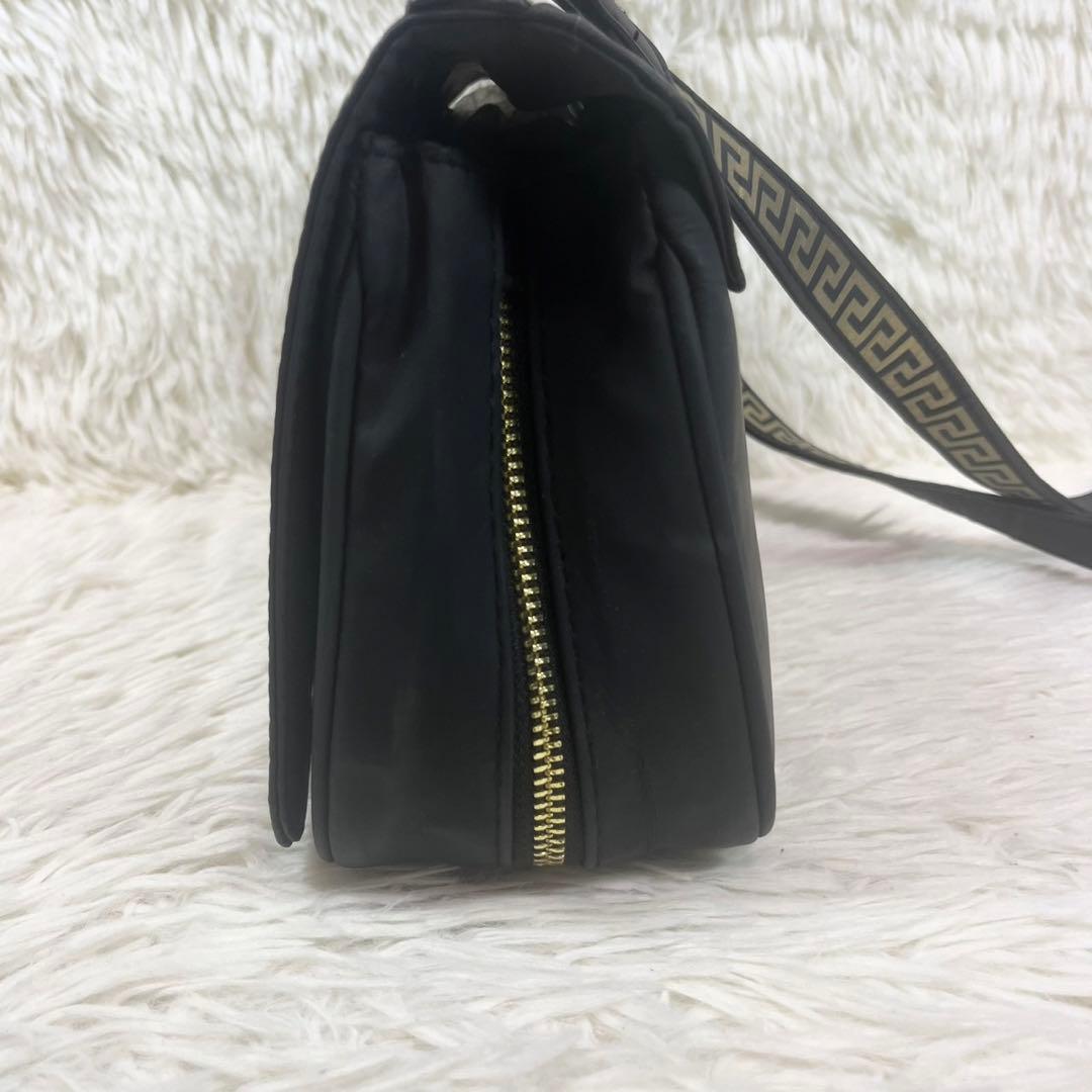 GIANNI VERSACE ジャンニヴェルサーチ ショルダーバッグ メデューサ