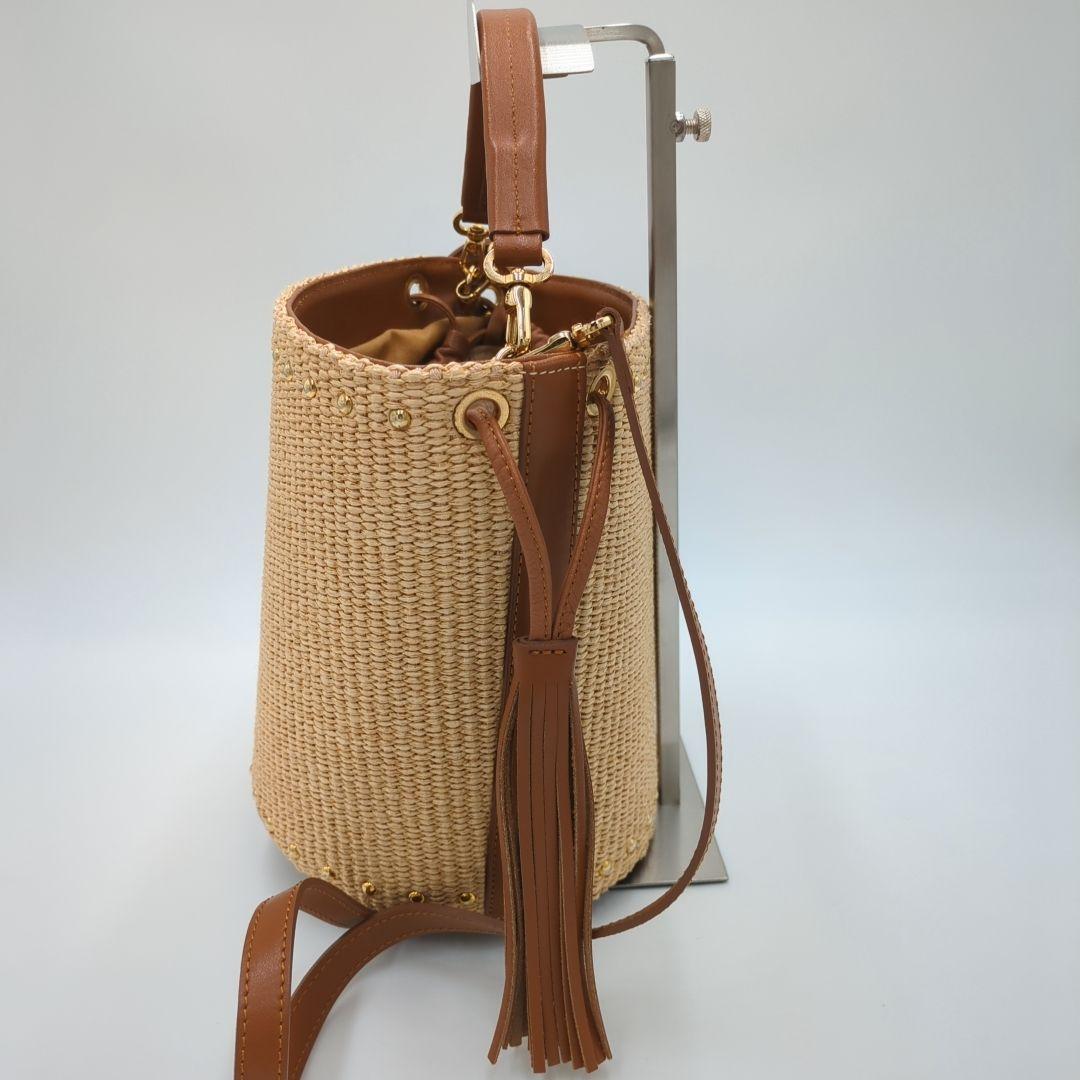 美品 クリスチャンヴィラ タッセル バケツ型 スタッズ付き 2way - メルカリ