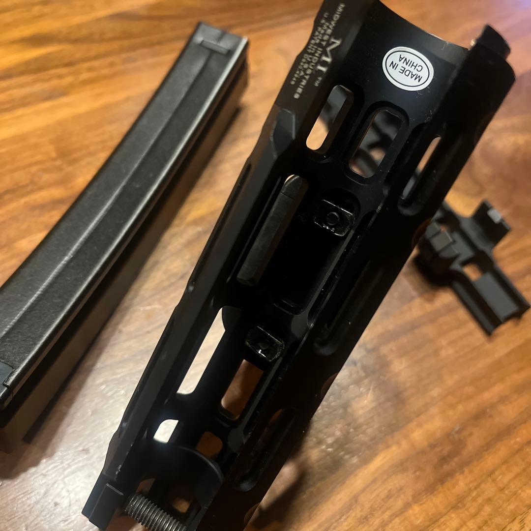 次世代mp5対応MIタイプハンドガードフォアグリップ20mmレール 純正