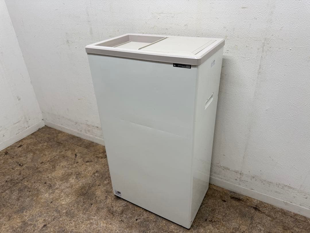 サンデン　業務用　冷凍ストッカー　フリーザー　厨房　飲食店　PF-057XF PF-057W サンデン ノンフロン冷凍ストッカー スライド蓋タイプ | 厨房