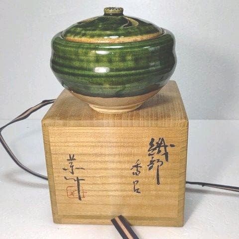 茶道具　香呂 (織部) 藤原 一門 壺 (織部) 藤原 一門 - メルカリ