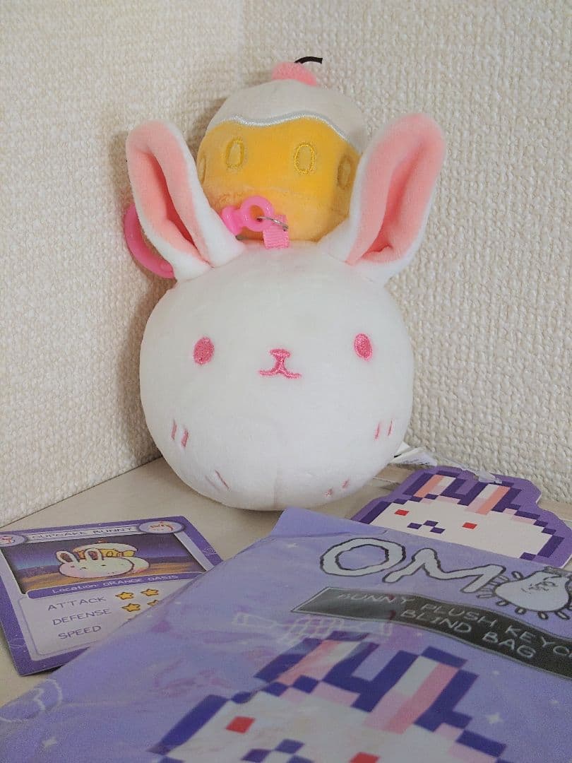 OMORI】うさちゃん ぬいぐるみキーチェーン カップケーキ - メルカリ