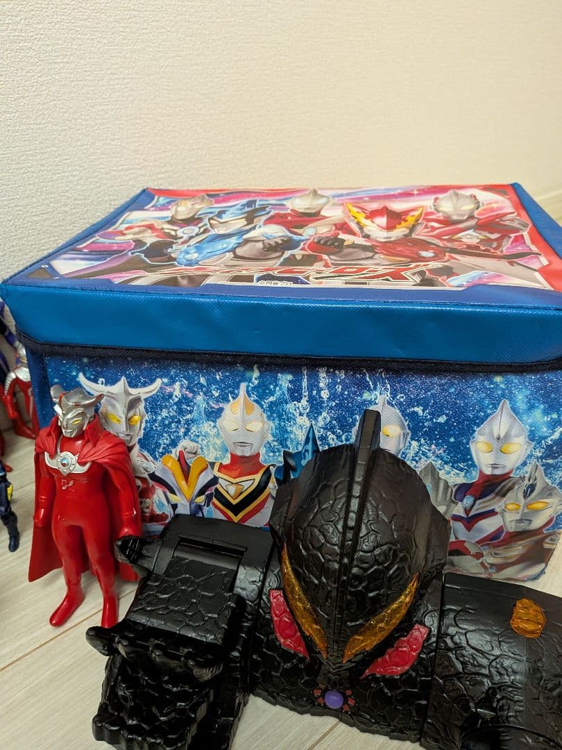 ウルトラマン怪獣ソフビまとめ売り40体＋おまけ付き ベリアルキャッスル