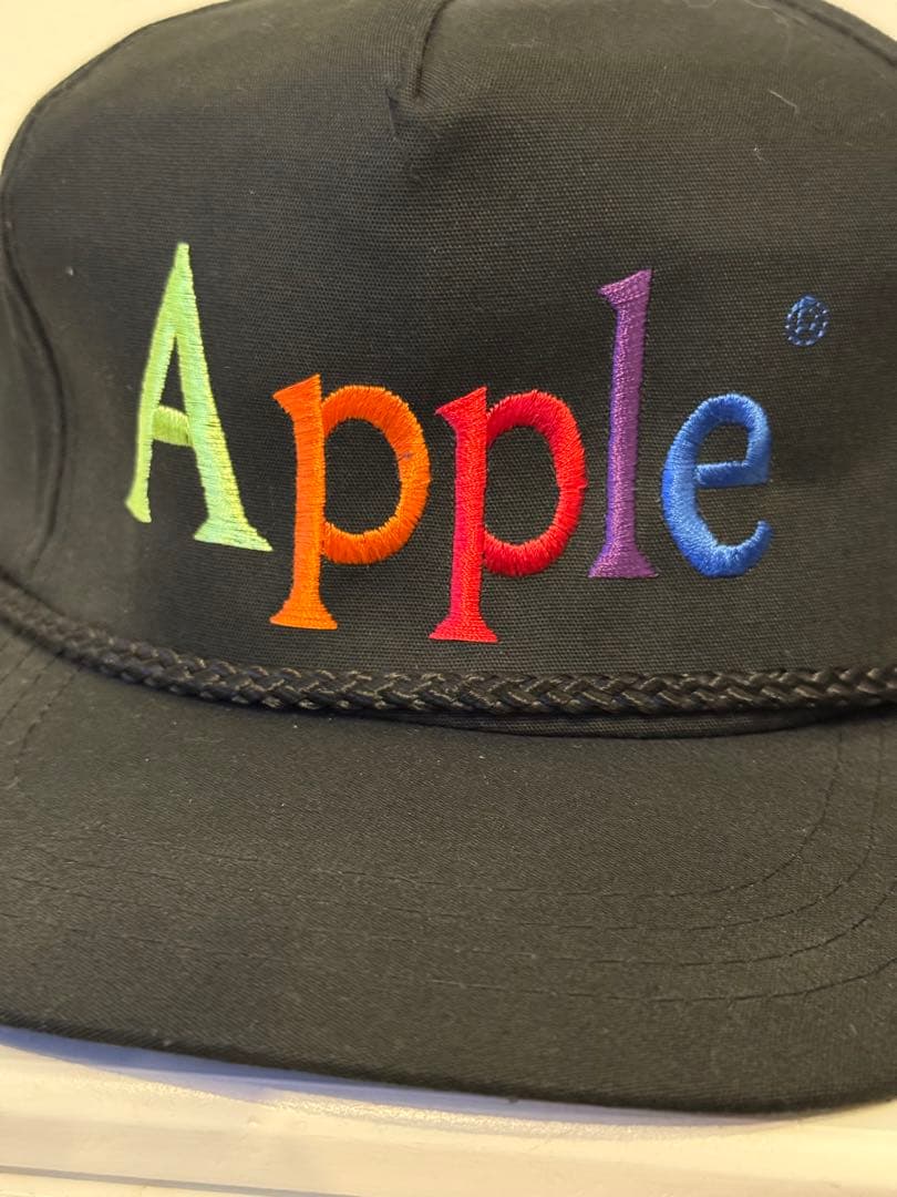 激レア）Apple 刺繍 トラッカーキャップ ロープ付き