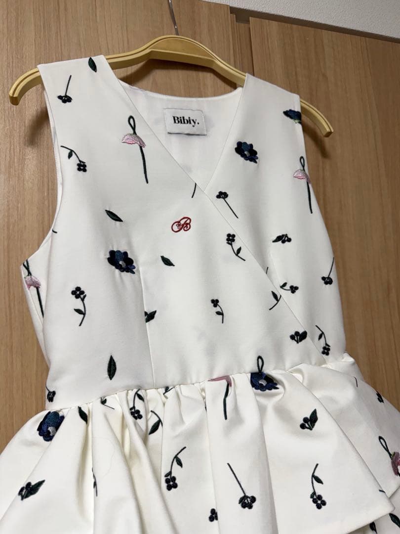 Bibiy. B.BLOOMY DRESS 新品未使用 - メルカリ
