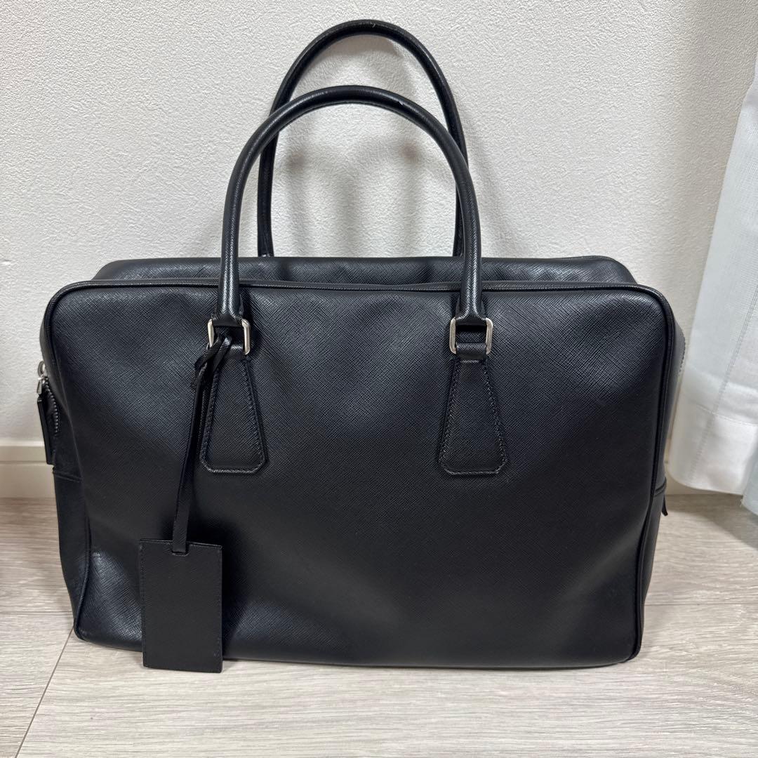PRADA 黒レザービジネスバッグ - メルカリ