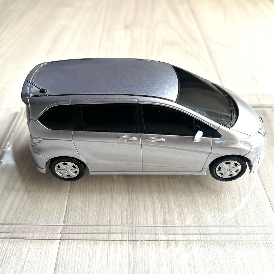 ホンダ フリードカラーサンプル プレミアムブルーオパールメタリック 1