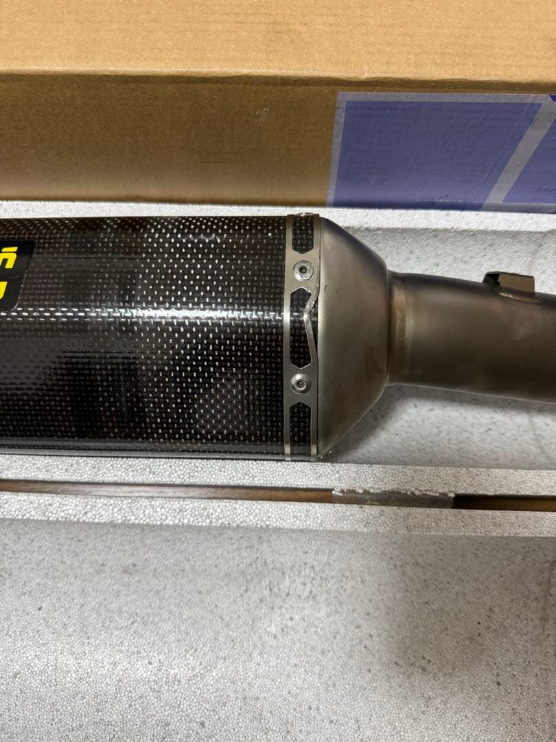 AKRAPOVIC カーボンマフラー(60.5π)