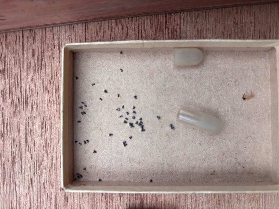 時計風防がたくさん入った小引き出し 5杯 時計部品 針 腕時計 デッド