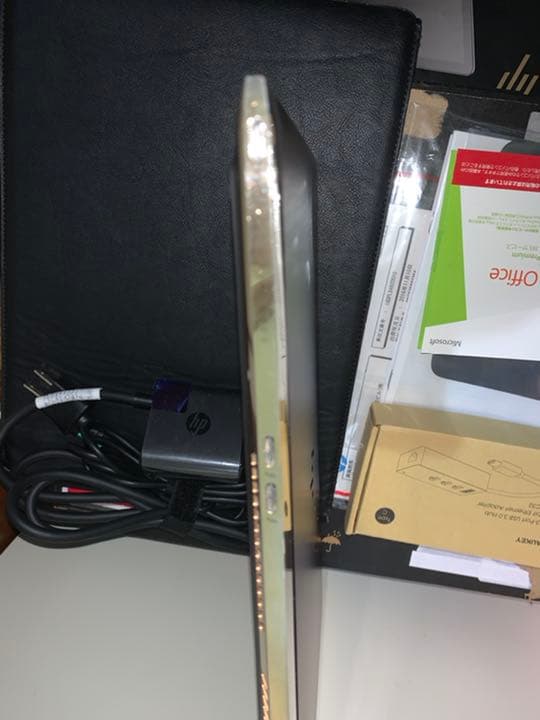 HP Spectre 13-v108TU(最薄デザインモデル)1.1kg