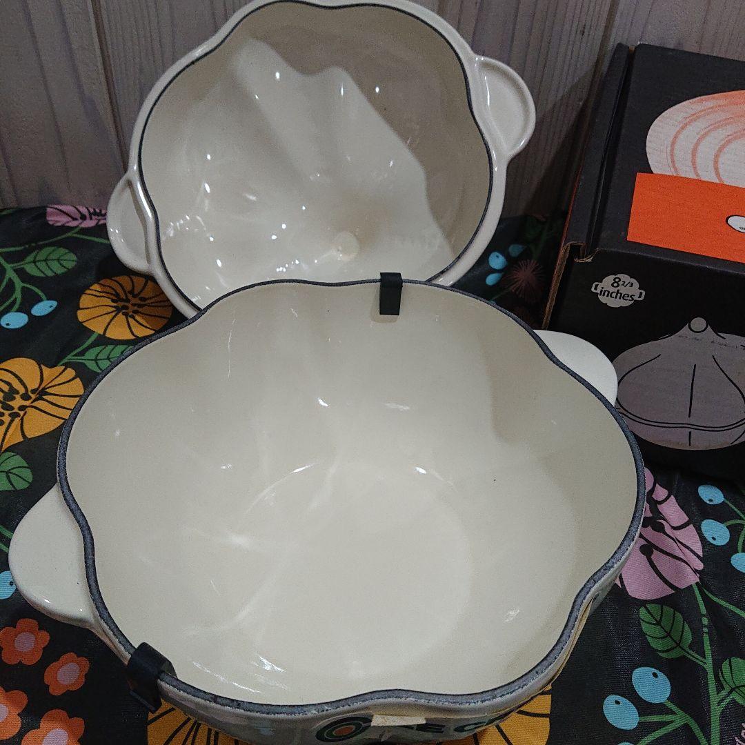 レア 新品 LE CREUSET ガーリック ココット デューン 22cm - メルカリ