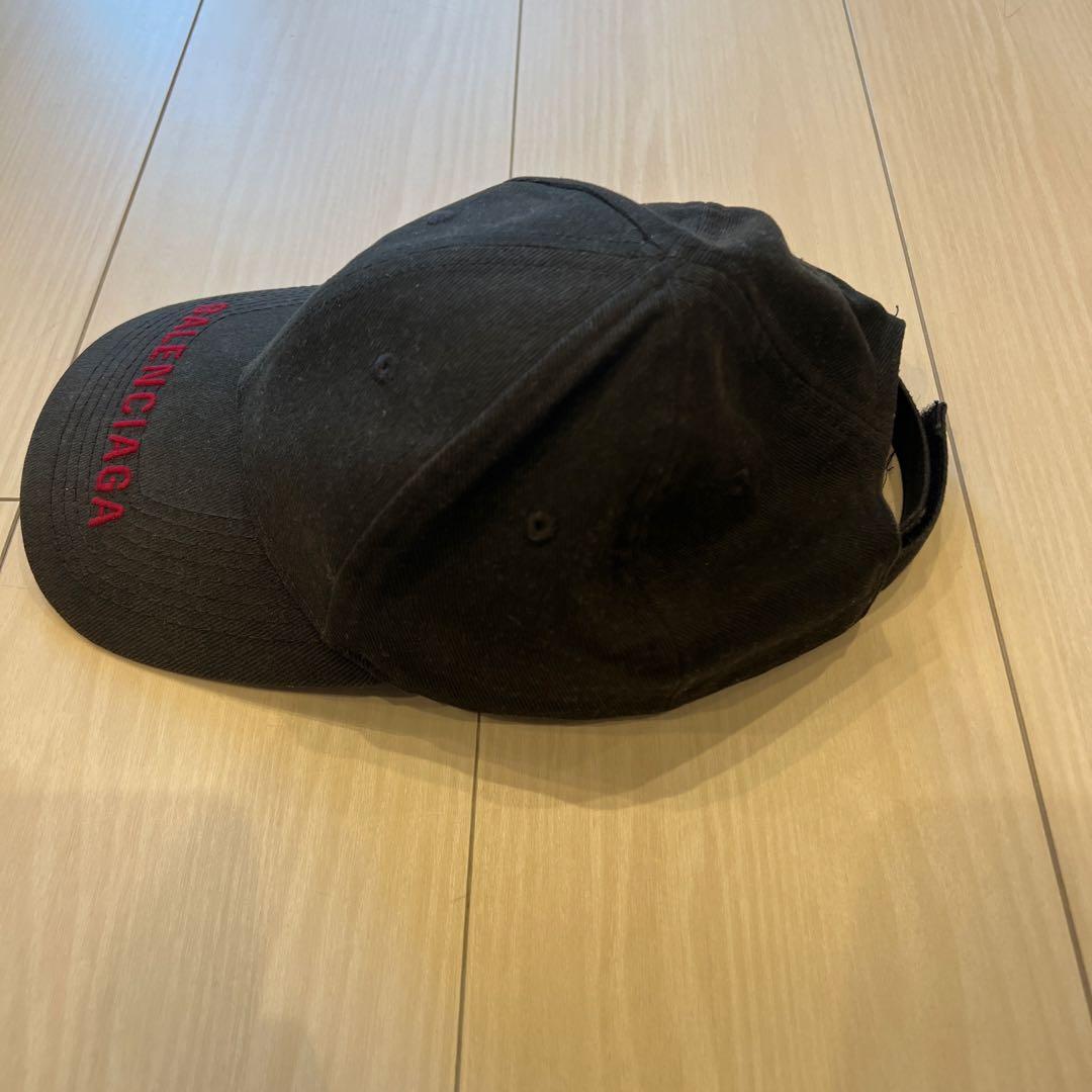 BALENCIAGA ブラック ベースボールキャップ - メルカリ