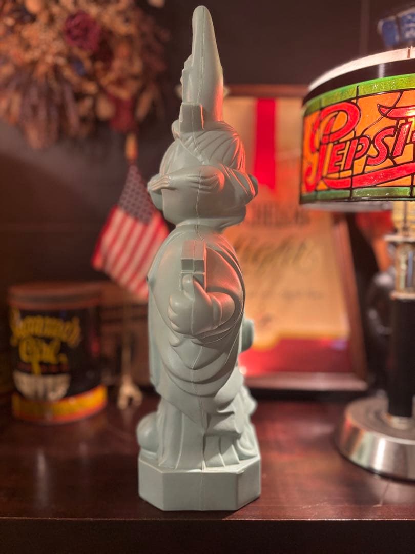 90s バックスバニー 自由の女神 貯金箱 - メルカリ