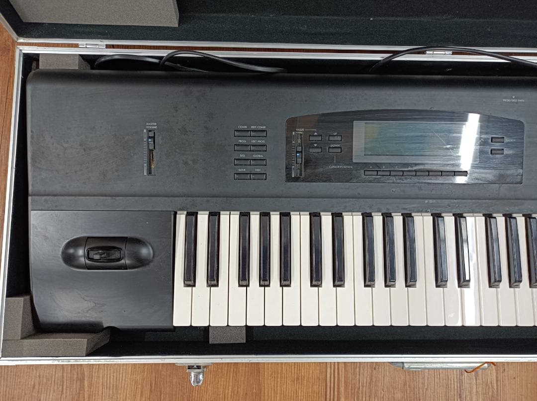 都《CWZQB》KORG 01/W FD 電子ピアノ シンセサイザー ケース付き