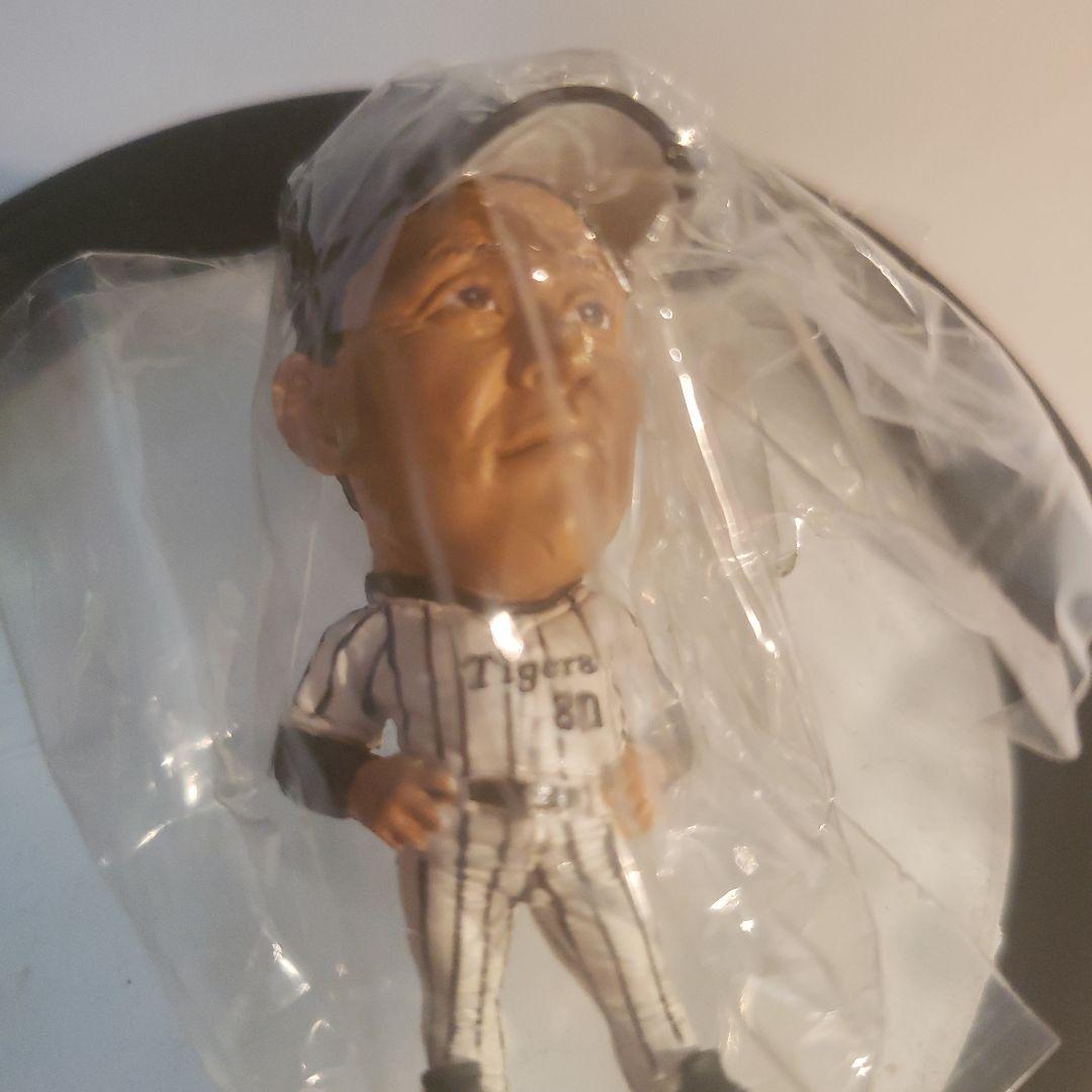 エポック トレーディングフィギュア 阪神タイガース岡田監督 - メルカリ