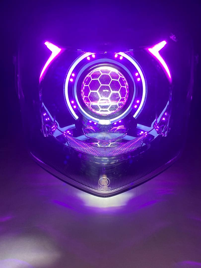 最新型 シグナスX 4型 デビルアイ プロジェクターヘッドライト