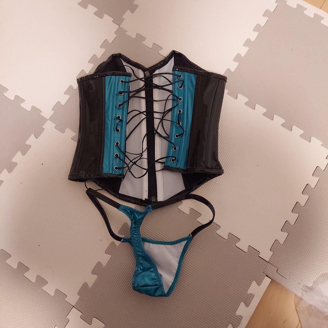 アフィックスパラパラ　エナメルボンテージ　コルセット　Tバック付