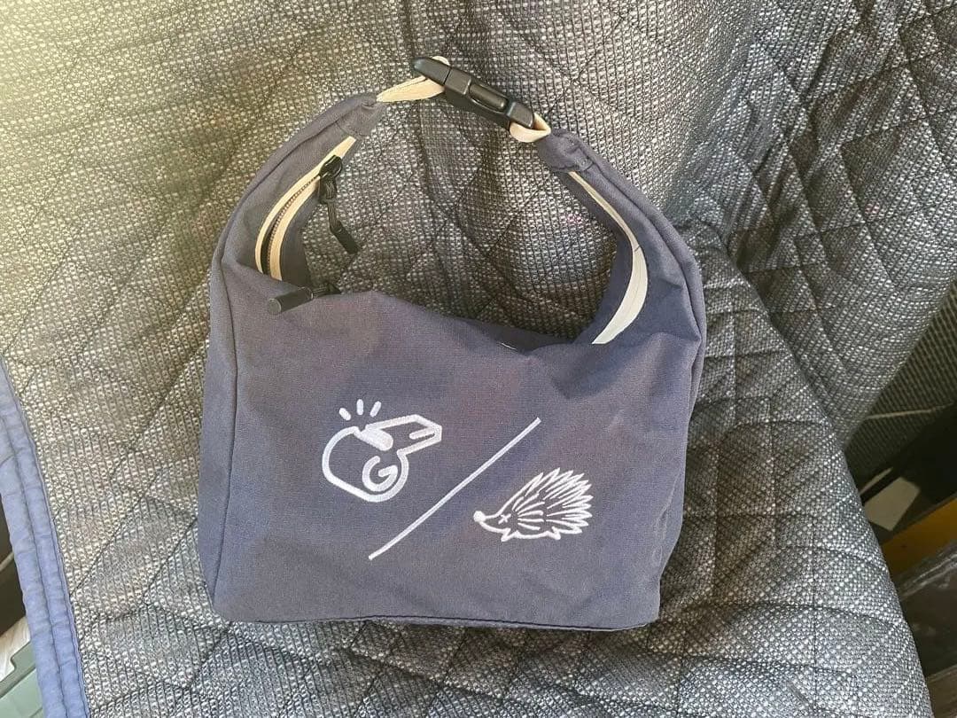 JONES 、kuchibue,クラブハウスのコラボ ラウンドバッグ JONES X KUCHIBUE Golf Gentleman X CLUBHAUS］Goodie Bag – FUNQTEN