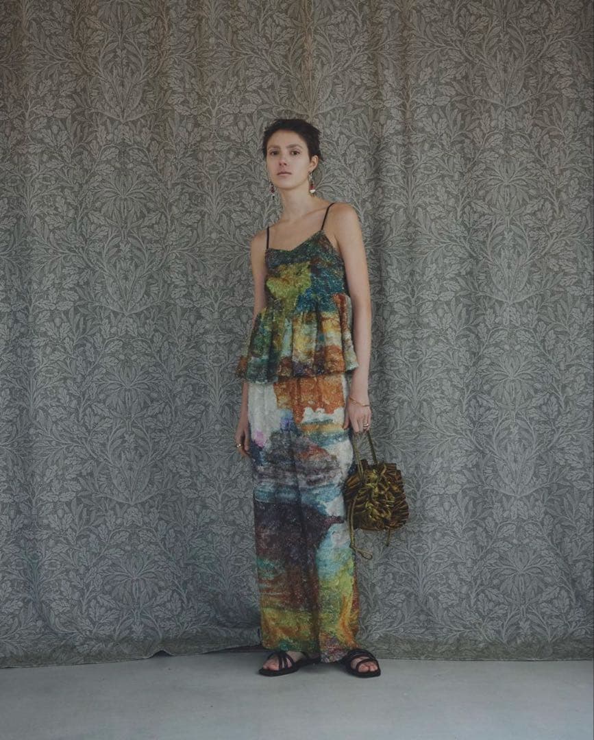 AMERI新品MEDI RACHEL FLUFFY ART CAMISOLE - メルカリ