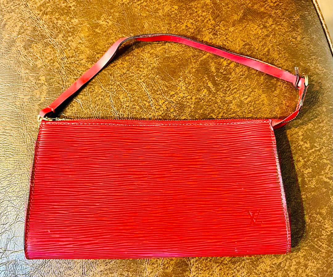 Louis Vuitton エピレザー レッドショルダーバッグ 楽天市場】エピ ヴィトン（カラーレッド）（ショルダーバッグ