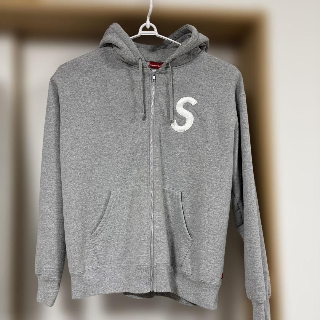 Supreme グレー フード付きジップパーカーの通販はau PAY マーケット