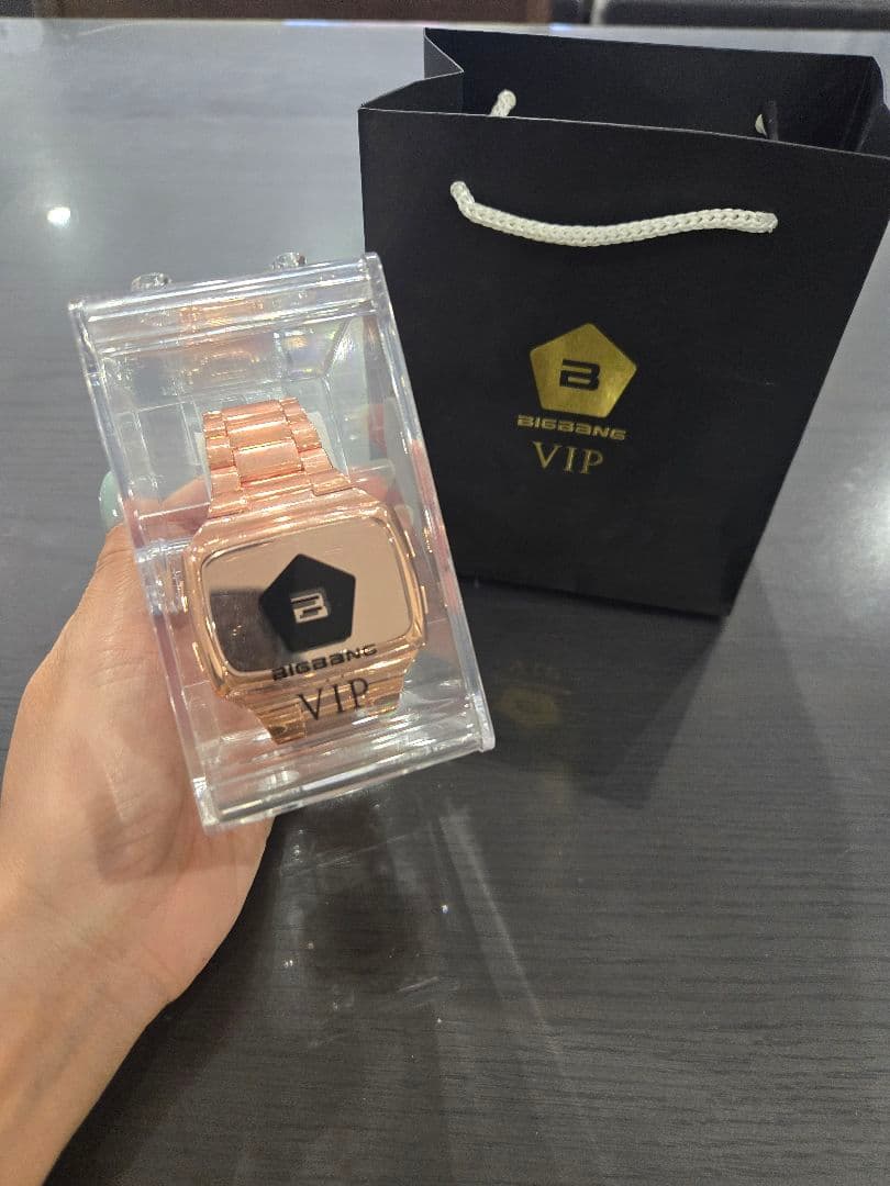 BIGBANG ALIVETOUR 2012 VIPシート特典 腕時計 - メルカリ