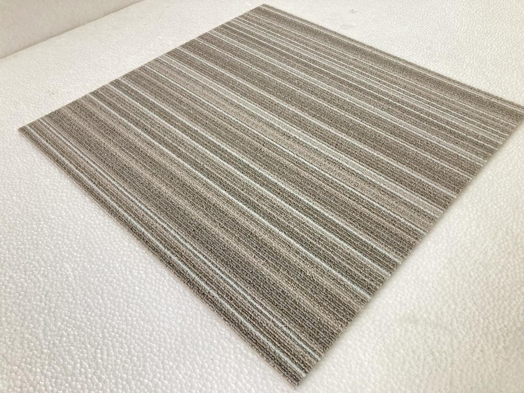 ナーゴ　タイルカーペット　８０枚 新品・未使用　国内メーカー 4.5帖 洗えるタイルカーペット 50×50cm 36枚入 (WY001 ローズ