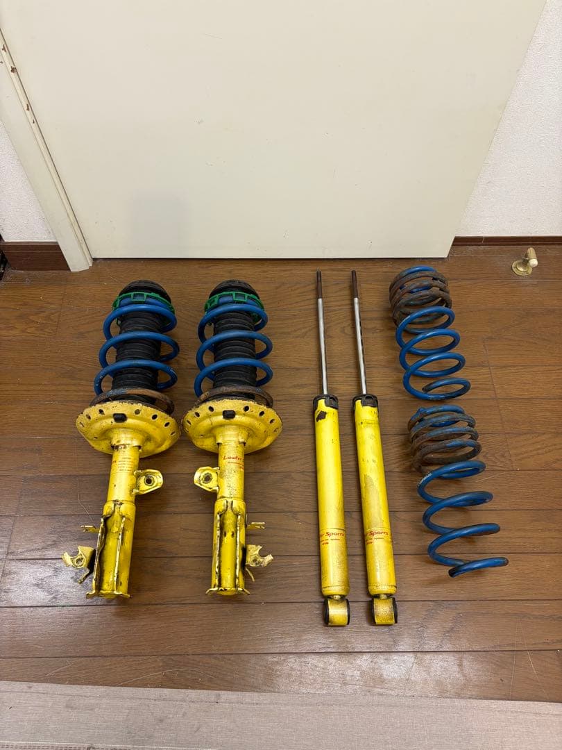 カヤバ　エスペリア　サスキット　一台分　フィット　GK3,4,5,6 GP5,6 KYB ショックアブソーバー New SR SPECIAL 前後1台分 フィット GE8 07