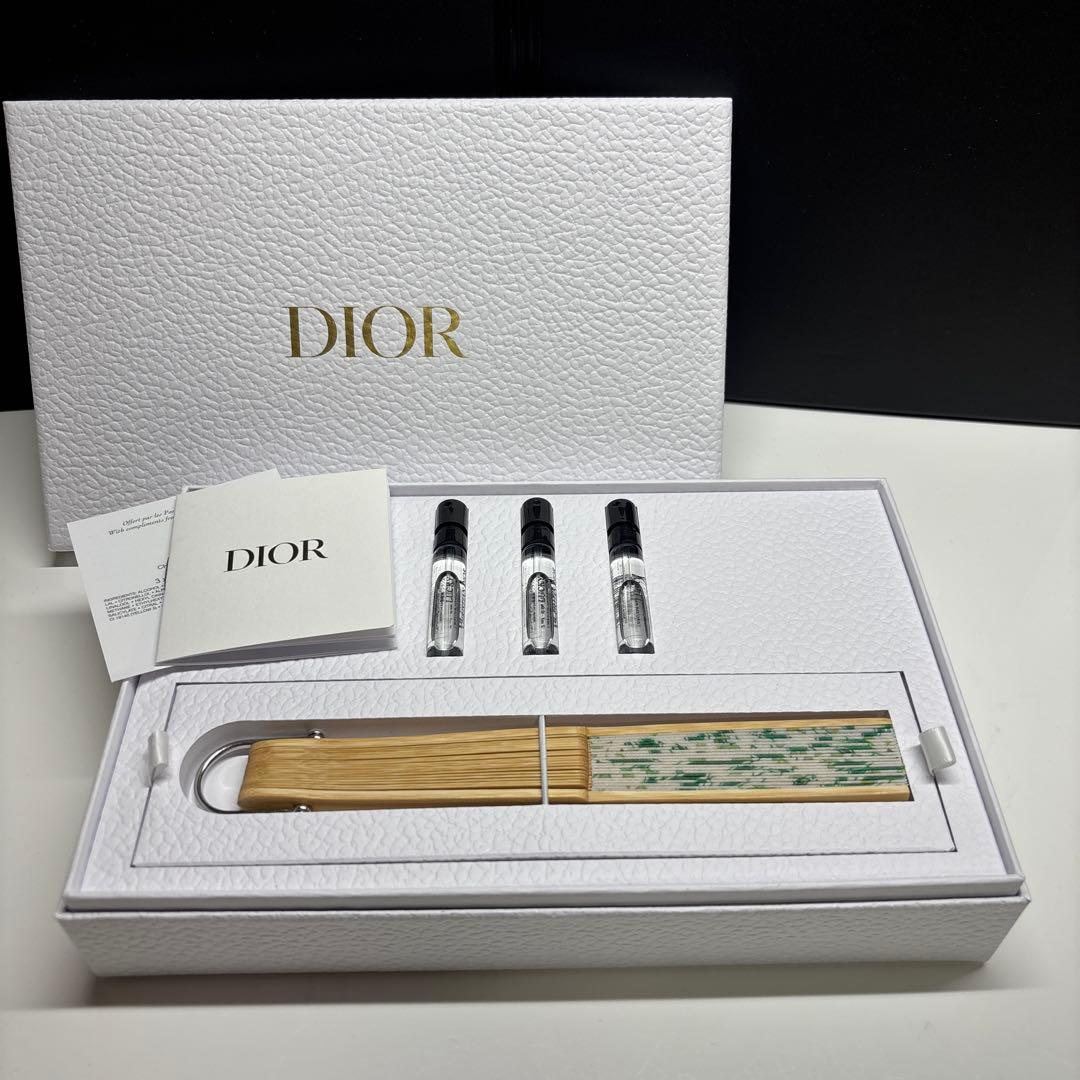 Dior プラチナ会員限定ノベルティ 扇子 香水 - メルカリ