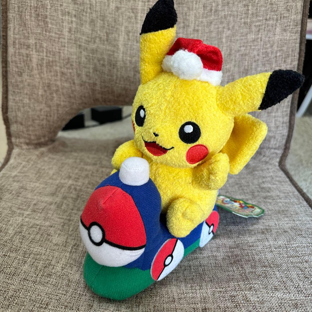 つながるぬいぐるみ クリスマスマーケット ピカチュウ - メルカリ