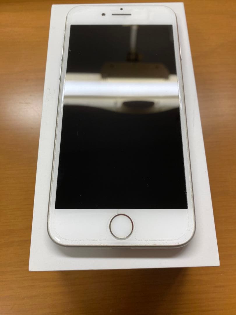 iPhone 8 シルバー 64 GB ifaceケース付き バッテリー100% Apple