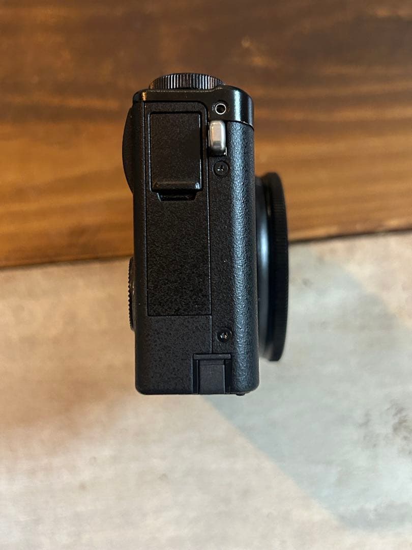 FUJIFILM XQ1 コンパクトデジタルカメラ