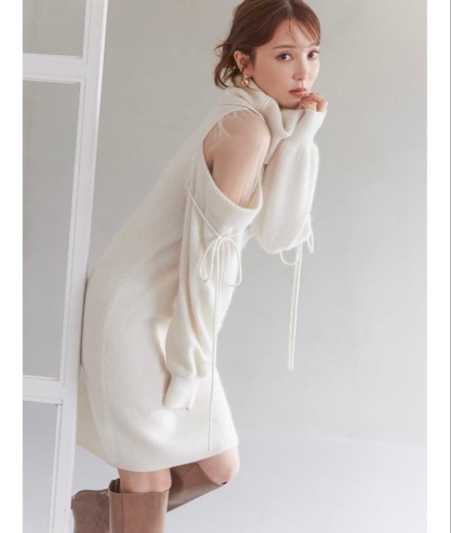 【未着用 新品タグ付き】SNIDELシースルーショルダーミニニットワンピース SNIDEL（スナイデル）の「シースルーショルダーミニニットワンピース