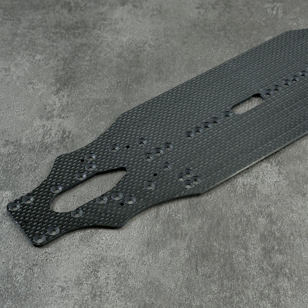 専用設計 BD-11 ヨコモ 特注品 2.2mm 厚 カーボンシャー a1729