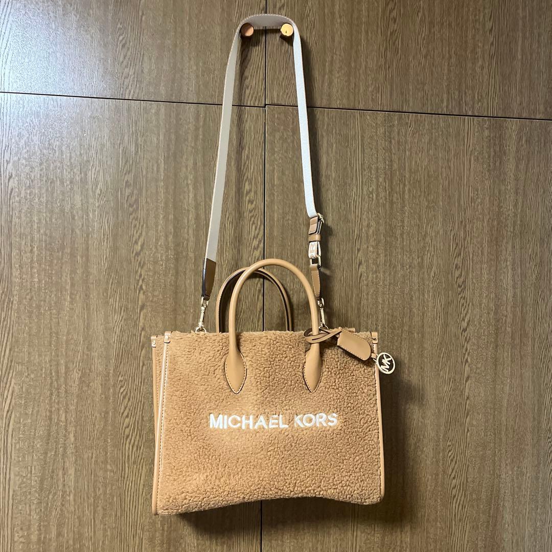MICHAELKORSベージュ ハンドバッグショルダーバックボアミディアムサイズ Michael Kors Nolita Medium Nubuck Shoulder Bag | Dillard's