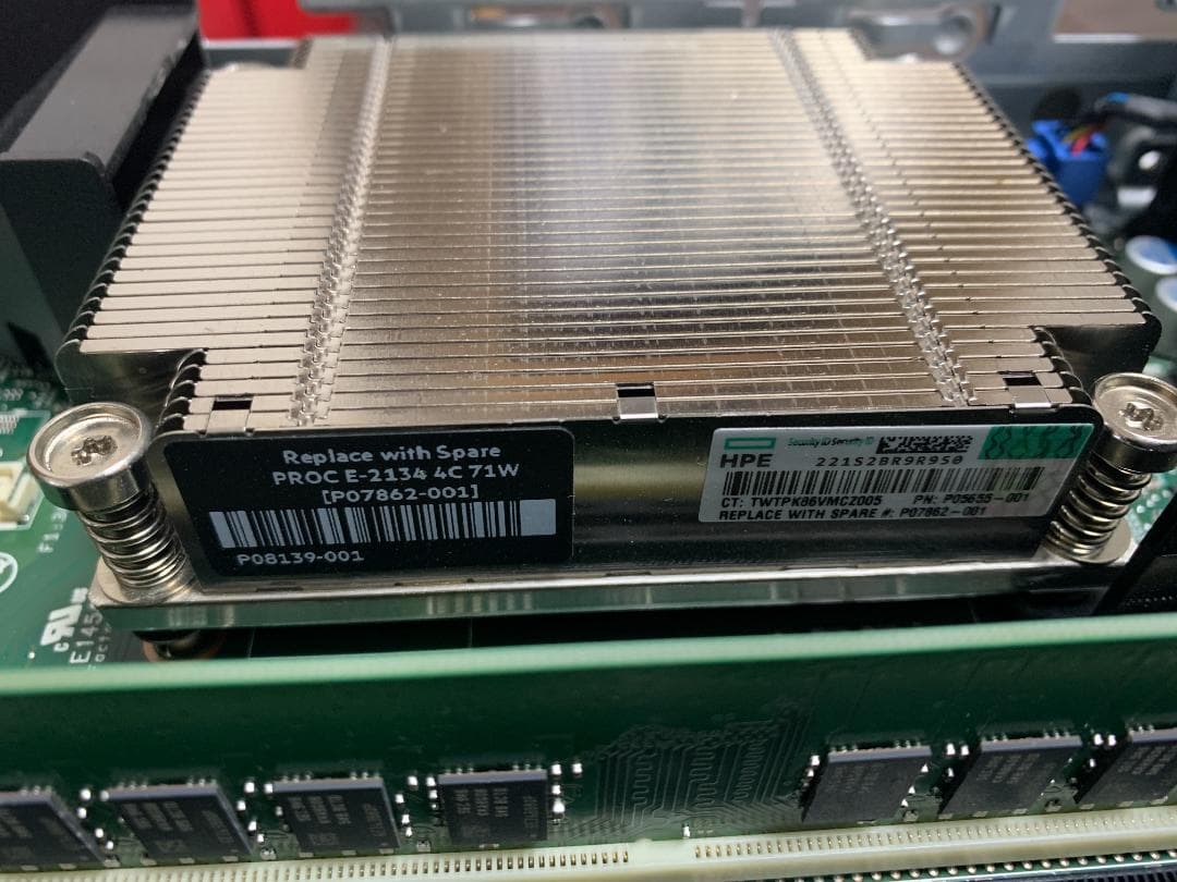 サーバー HP ProLiant DL20 Gen10 3.5GHz 32GB 4TB